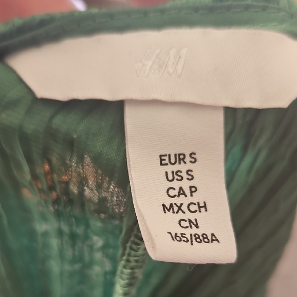 H&M Emerald Button Down Blouse - Picture 3 of 3